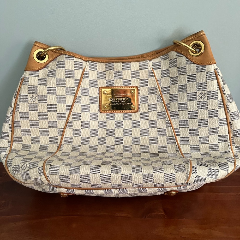 Authentic Louis Vuitton handbag.